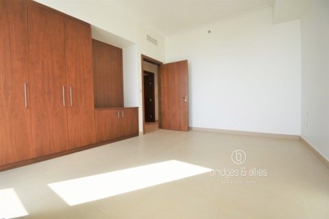 Квартира с 3 спальнями  №131659 12