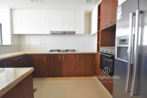 Квартира с 3 спальнями  №131659 8