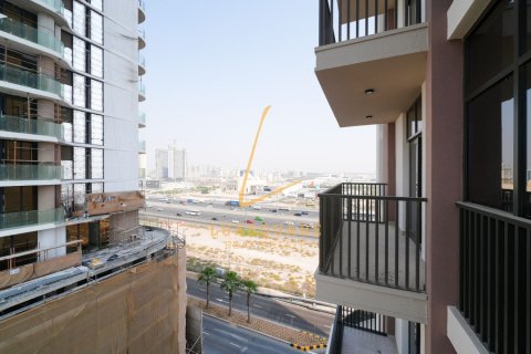 Studio Apartment in Dubai, UAE No. 200109 4