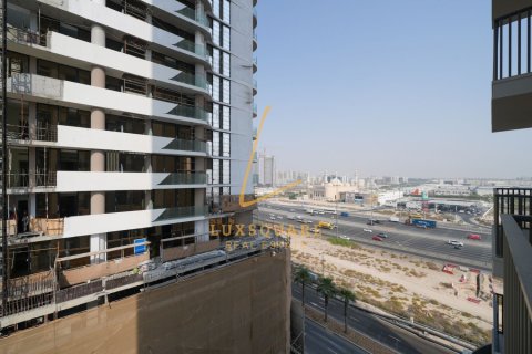 Studio Apartment in Dubai, UAE No. 200109 5