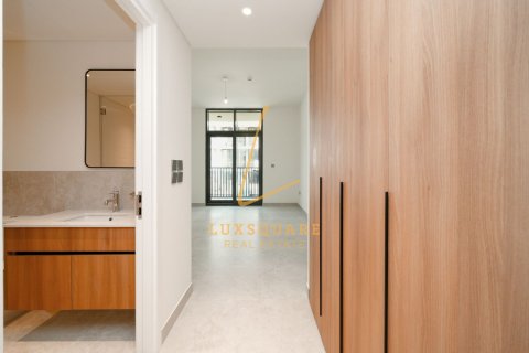 Studio Apartment in Dubai, UAE No. 200109 16