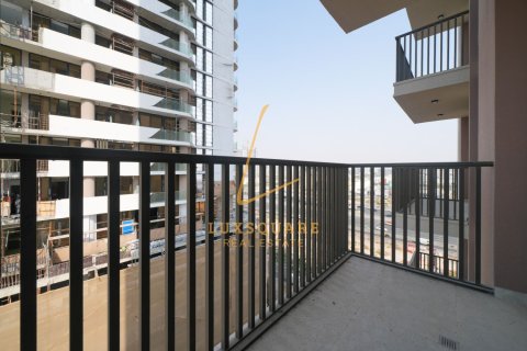 Studio Apartment in Dubai, UAE No. 200109 8