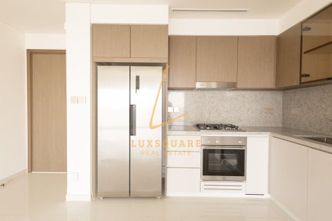 2 bedrooms Apartment in EMAAR Beachfront, UAE No. 200106 16