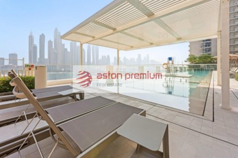 Квартира с 3 спальнями в EMAAR Beachfront, ОАЭ №200110 5