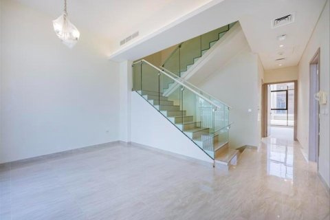 Townhouse de 4 dormitorios en Dubai Sports City, UAE No. 102958 4