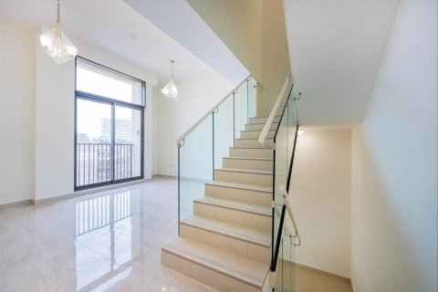 Townhouse de 4 dormitorios en Dubai Sports City, UAE No. 102958 3
