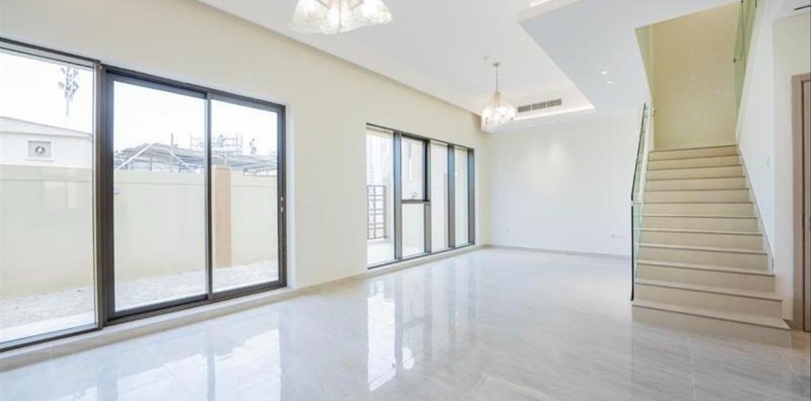 Townhouse de 4 dormitorios en Dubai Sports City, UAE No. 102958