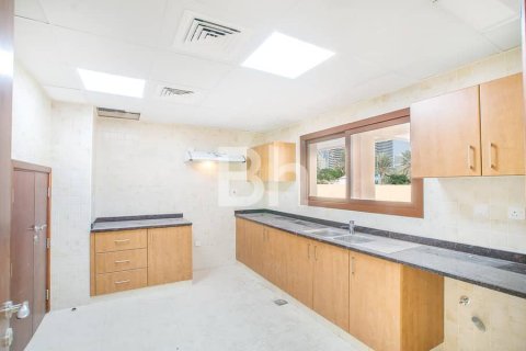 Townhouse de 4 dormitorios en Jumeirah Islands, UAE No. 88630 11