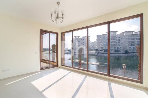 Townhouse de 4 dormitorios en Jumeirah Islands, UAE No. 88630 8