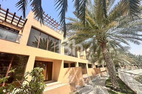 Townhouse de 4 dormitorios en Jumeirah Islands, UAE No. 88630 2