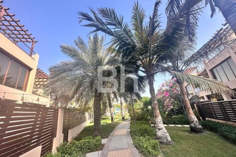 Townhouse de 4 dormitorios en Jumeirah Islands, UAE No. 88632 6