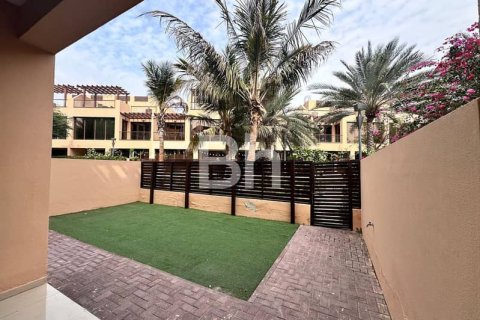 Townhouse de 4 dormitorios en Jumeirah Islands, UAE No. 88632 3