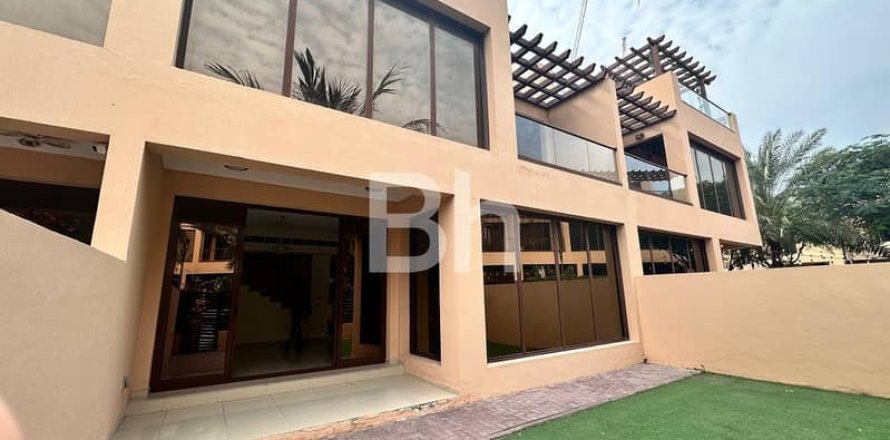 Townhouse de 4 dormitorios en Jumeirah Islands, UAE No. 88632