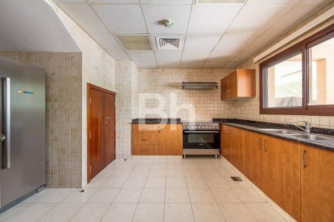 Townhouse de 4 dormitorios en Jumeirah Islands, UAE No. 88632 12