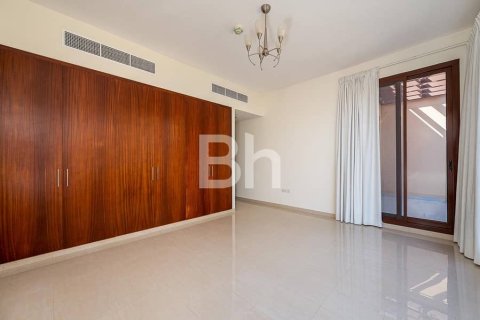 Townhouse de 4 dormitorios en Jumeirah Islands, UAE No. 88632 22