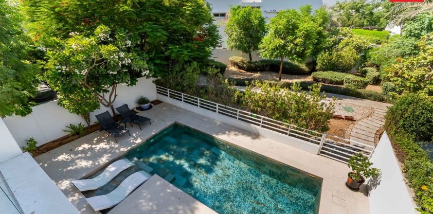 4 bedrooms Townhouse in Dubai, UAE No. 165968