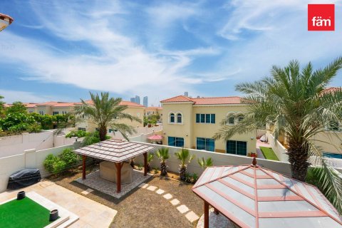 Вилла с 4 спальнями в Jumeirah Park, ОАЭ №165967 22