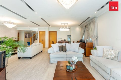 Вилла с 4 спальнями в Jumeirah Park, ОАЭ №165967 27