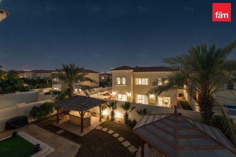 Вилла с 4 спальнями в Jumeirah Park, ОАЭ №165967 25