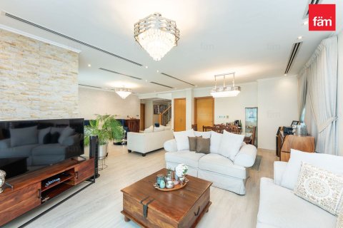 Вилла с 4 спальнями в Jumeirah Park, ОАЭ №165967 5