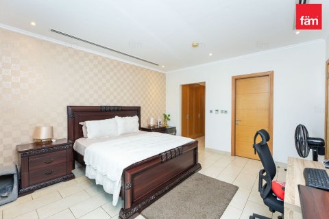 Вилла с 4 спальнями в Jumeirah Park, ОАЭ №165967 15