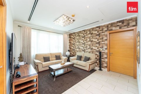 Вилла с 4 спальнями в Jumeirah Park, ОАЭ №165967 14