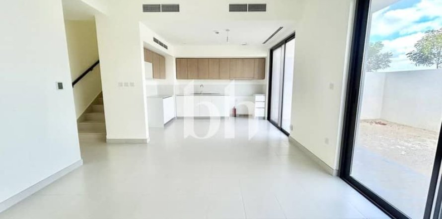 4 bedrooms Townhouse  No. 115800