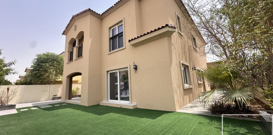 4 bedrooms Villa  No. 109356
