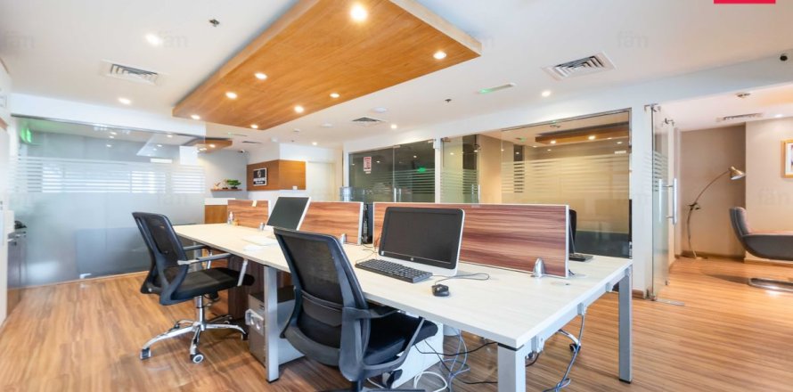 102.6m² Office in Dubai, UAE No. 210593