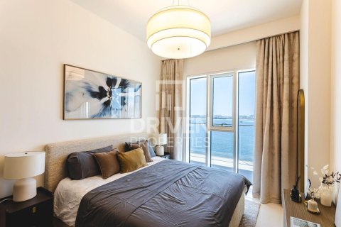 Apartment de 2 dormitorios en EMAAR Beachfront, UAE No. 193469 7