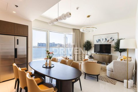 Apartment de 2 dormitorios en EMAAR Beachfront, UAE No. 193469