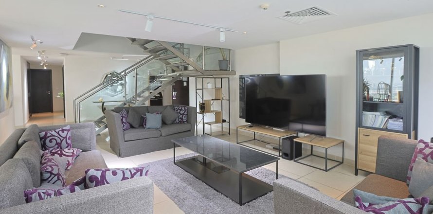 3 bedrooms Apartment in Sheikh Zayed Road, UAE No. 161820