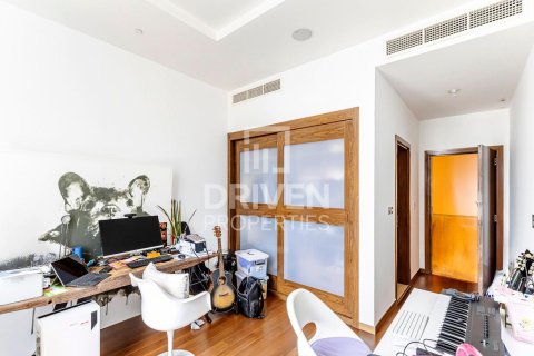 Квартира с 3 спальнями  №122207 10