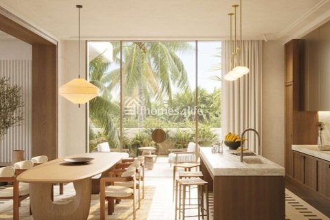 4 bedrooms Villa in Deira, UAE No. 166701 6