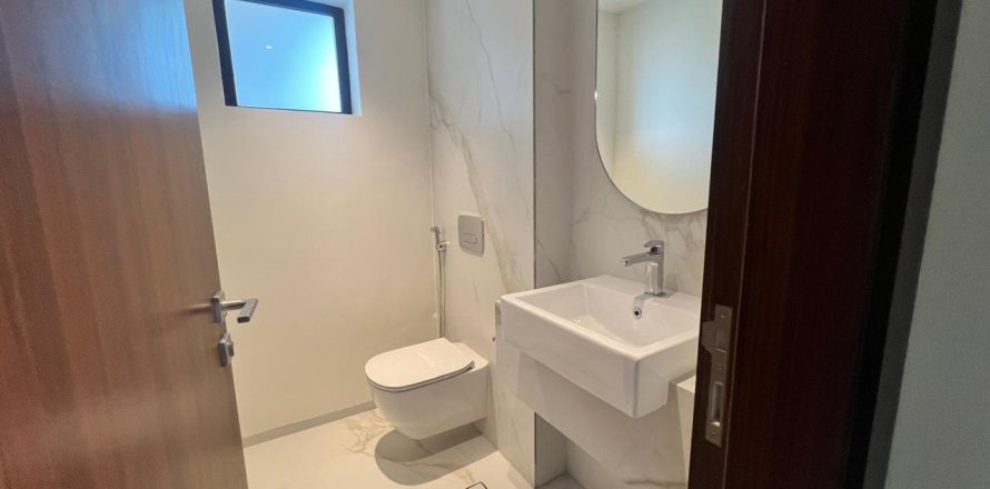 4 bedrooms Apartment in District 11, UAE No. 140076