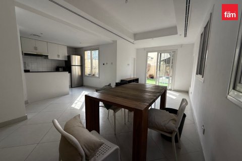 Villa de 2 chambres à Dubai, UAE No. 203436 4