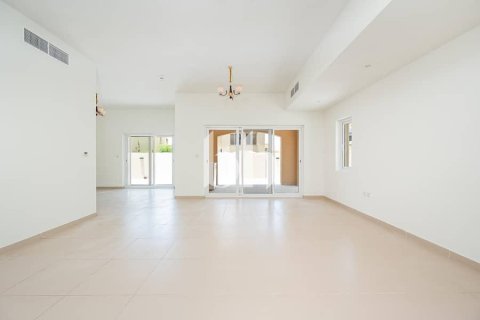 Villa de 4 dormitorios  No. 115771 3