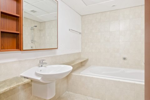 Квартира с 2 спальнями в Deira, ОАЭ №160473 5
