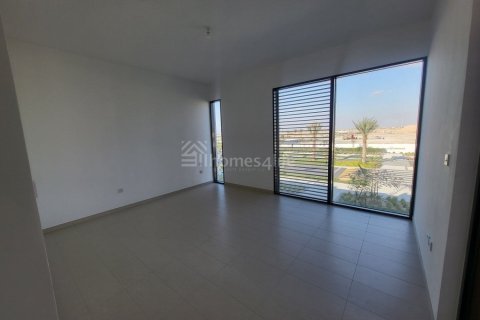 Таунхаус с 4 спальнями в Dubai Land, ОАЭ №160469 6