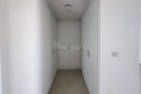 Таунхаус с 4 спальнями в Dubai Land, ОАЭ №160469 8