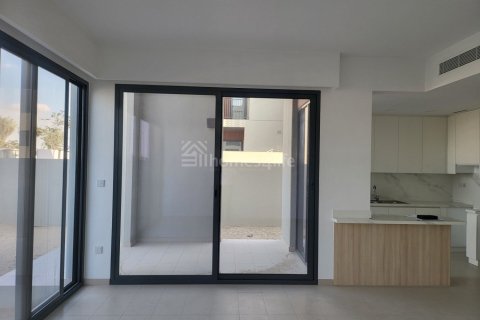 Таунхаус с 4 спальнями в Dubai Land, ОАЭ №160469 17