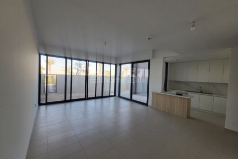 Таунхаус с 4 спальнями в Dubai Land, ОАЭ №160469