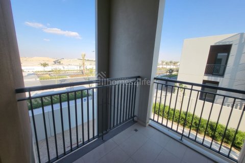 Таунхаус с 4 спальнями в Dubai Land, ОАЭ №160469 7