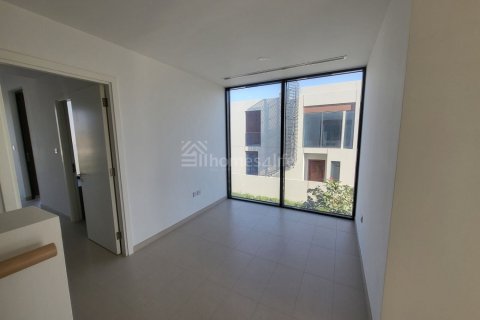 Таунхаус с 4 спальнями в Dubai Land, ОАЭ №160469 13