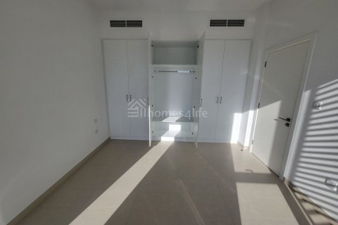 Таунхаус с 4 спальнями в Dubai Land, ОАЭ №160469 12