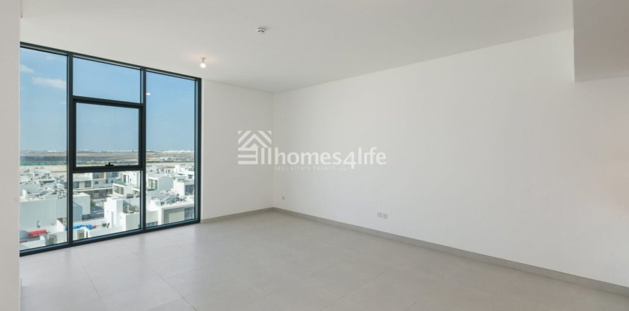 2 bedrooms Apartment in Dubai, UAE No. 140743