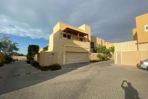 Villa de 5 dormitorios en Al Raha Gardens, UAE No. 91038 13