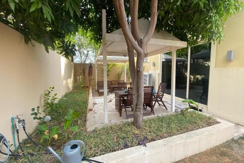 Villa de 5 dormitorios en Al Raha Gardens, UAE No. 91038 4