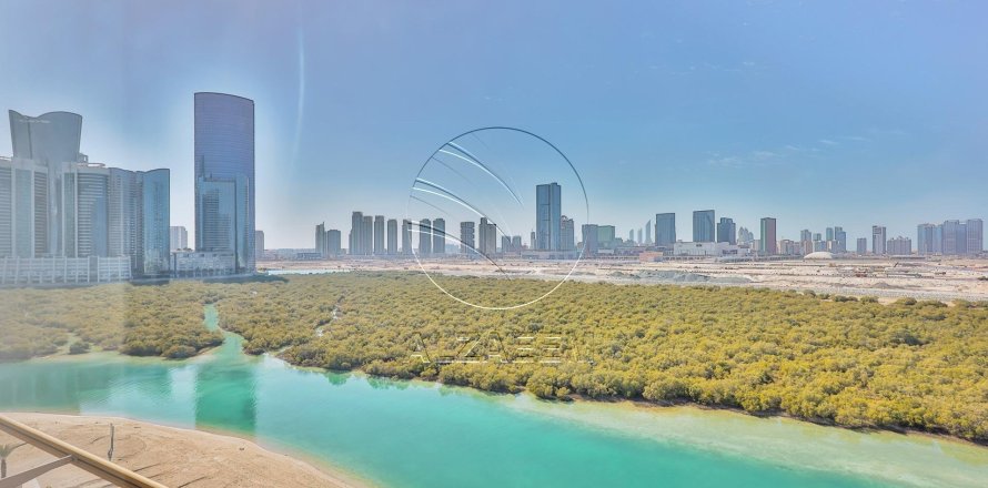 Apartment de 4 dormitorios en Al Qurm, UAE No. 91052