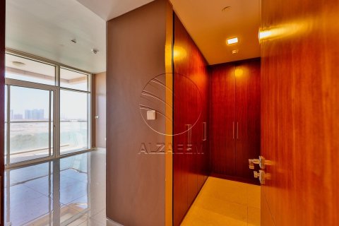 Apartment de 4 dormitorios en Al Qurm, UAE No. 91052 2
